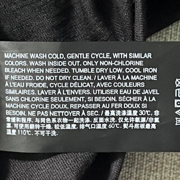 THEORY Women's Atmos Light Short Sleeve V-Neck Tee Shirt Top Black Small NWT - Picture 13 of 13